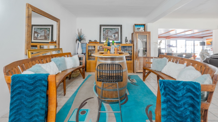 6 Bedroom Property for Sale in Struisbaai Western Cape